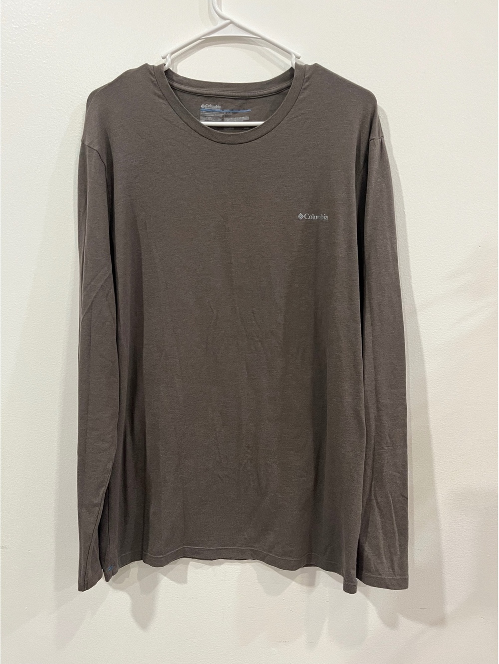 Columbia gray long sleeve performance shirt